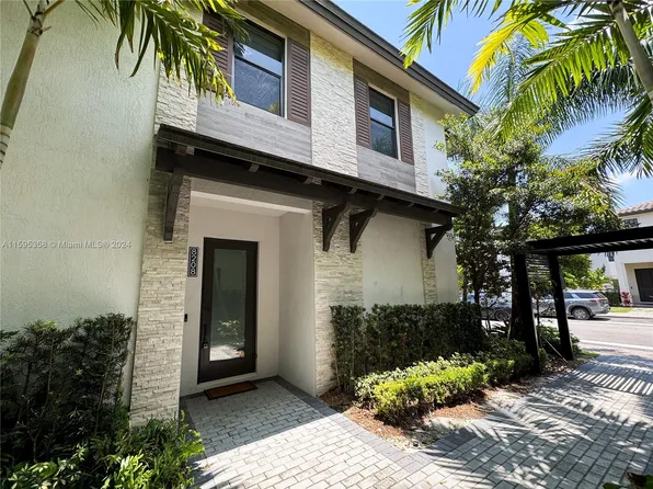 8208 NW 44th Ter, Doral, FL 33166