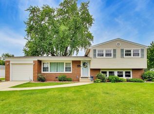 1316 W Plymouth Ct, Arlington Heights, IL 60004