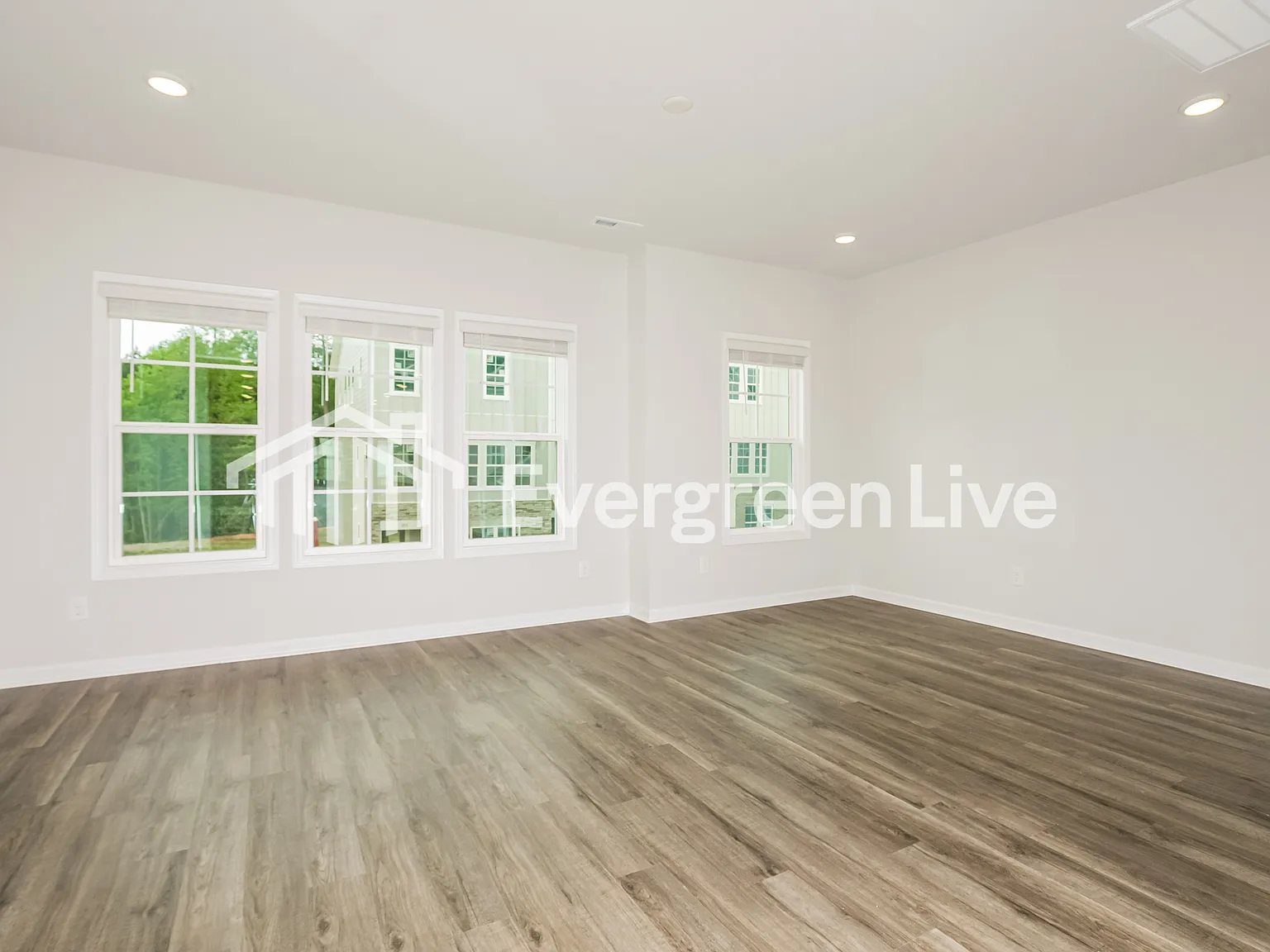 3 bed, 3.5 bath, 1879 sqft, $1,995 — Photo 2