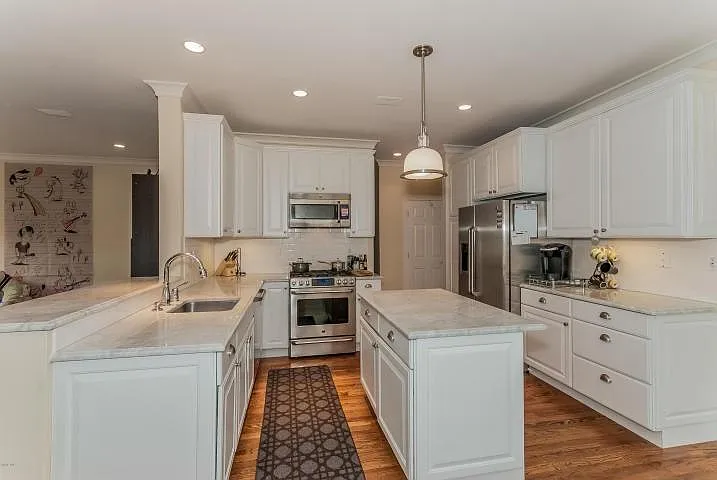 3 bed, 3.5 bath, 3000 sqft, $6,750 — Photo 4