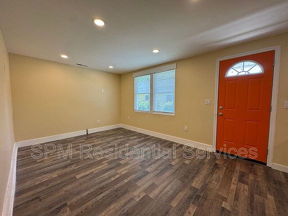 3rd image of 565 Manly Ave Unit B