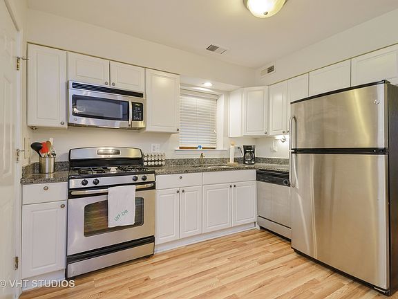 5th image of 2434 N Southport Ave APT 1R