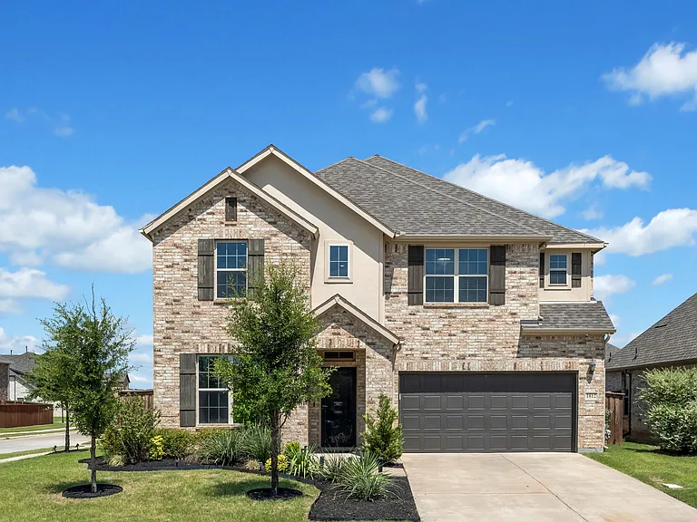 1812 Pecos Dr — Photo 3