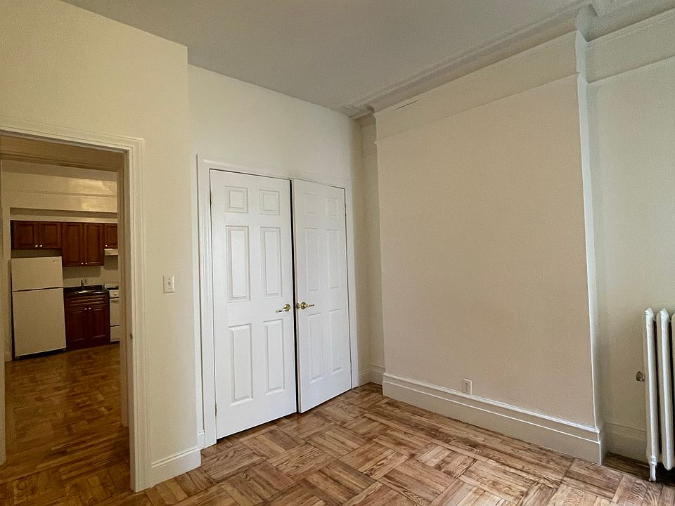 1st image of 309 W 54th St APT 4