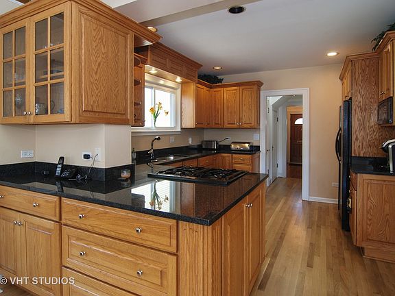 4th image of 1207 N Elmwood Ave