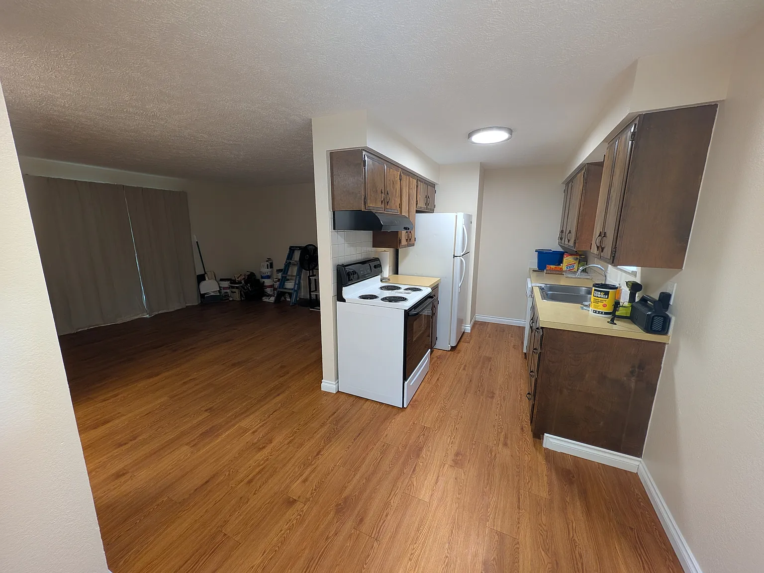 704 E Queen Ave — Photo 2
