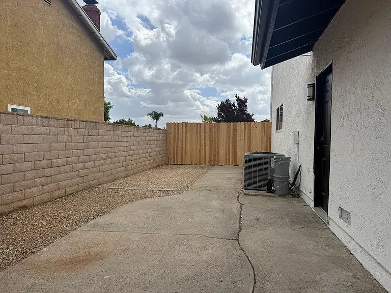 14887 Ash Dr — Photo 24