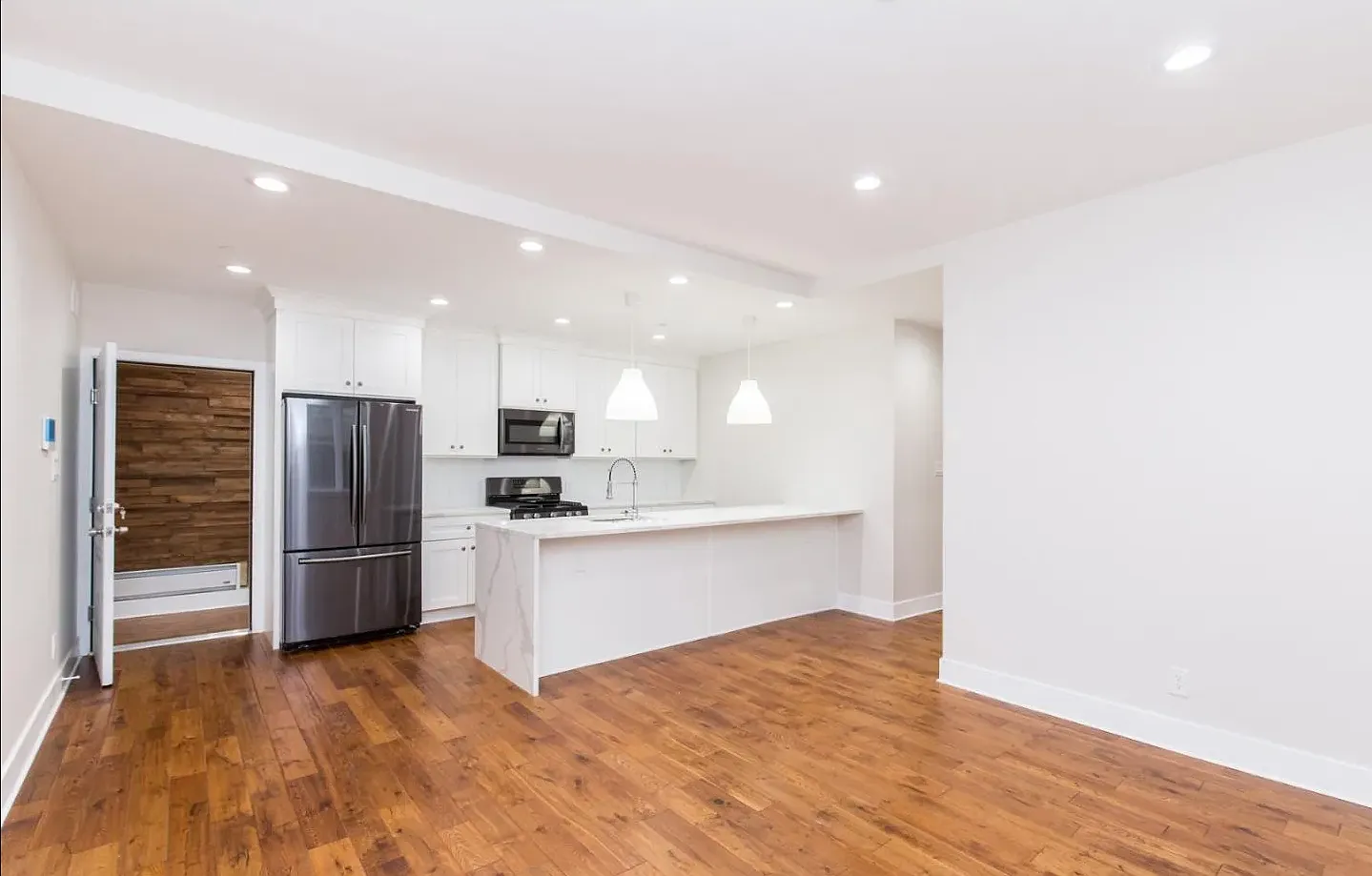 1 bed, 600 sqft, $1,600 — Photo 4