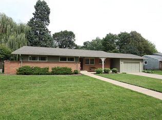 1609 Garden Ave, Falcon Heights, MN 55113