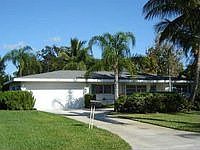 1st image of 725 Iris Ln