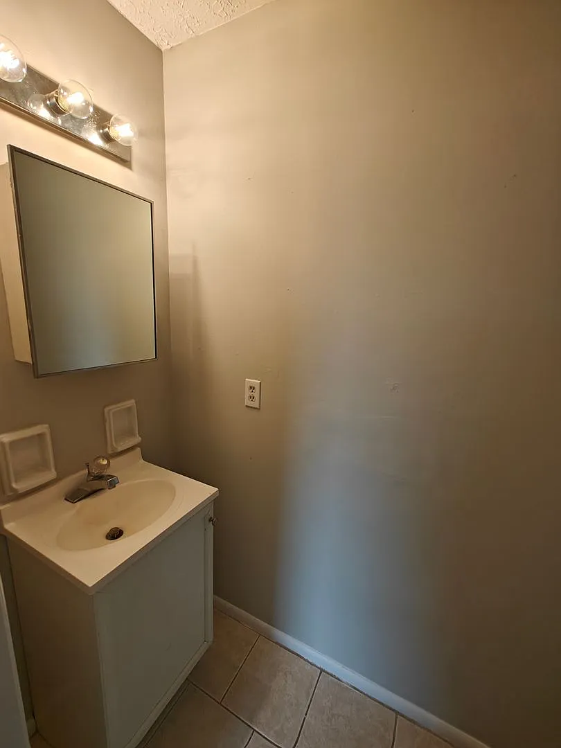 1442 Coachlite Dr — Photo 4