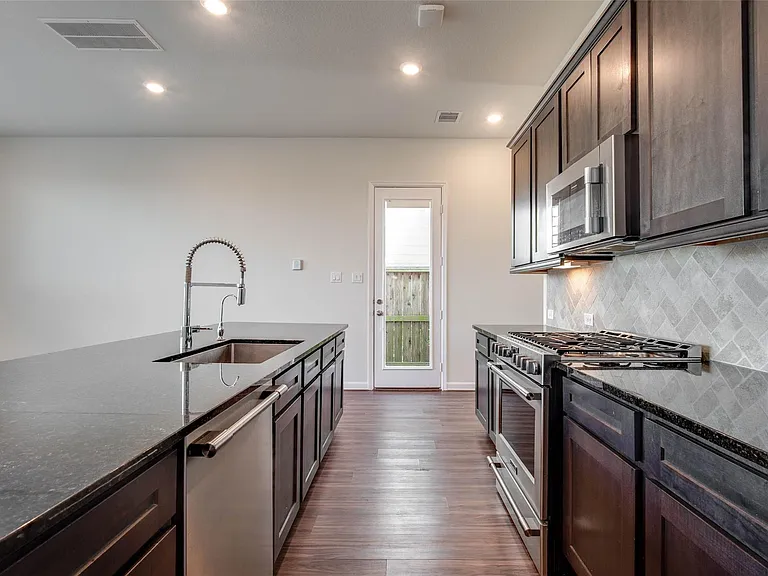 22746 Sutherland Bend Ln — Photo 12