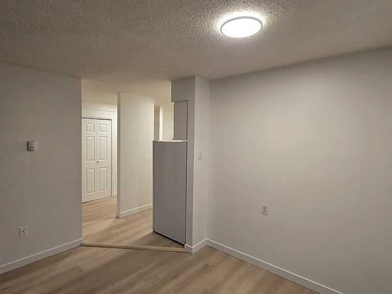 1215 Saint Georges Ave #105 — Photo 4