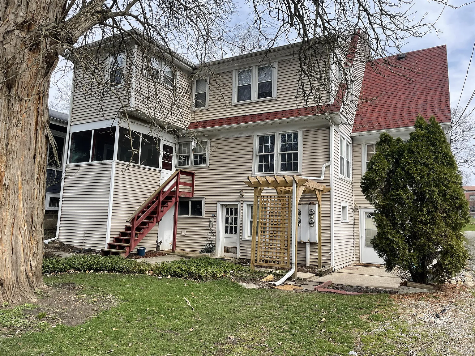 317 Weston - 3 — Photo 2