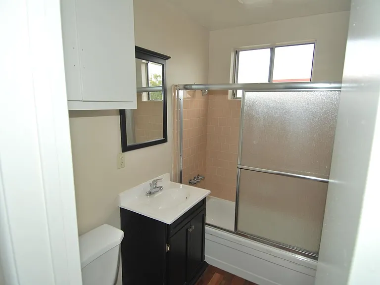 1842-1848 W Valencia Dr — Photo 7