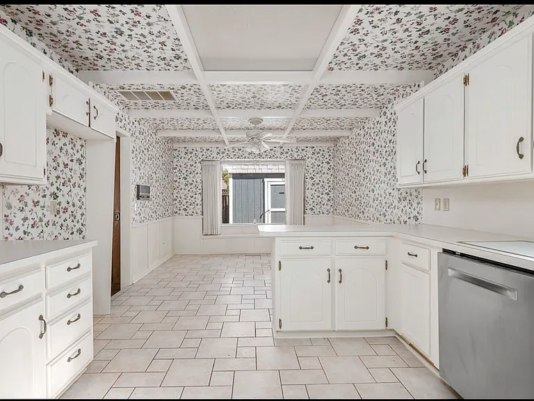 6605 Parkwood Ln — Photo 12