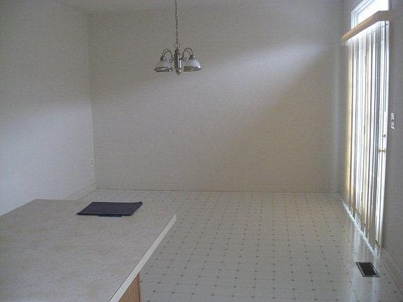4th image of 115 Elmira Ln