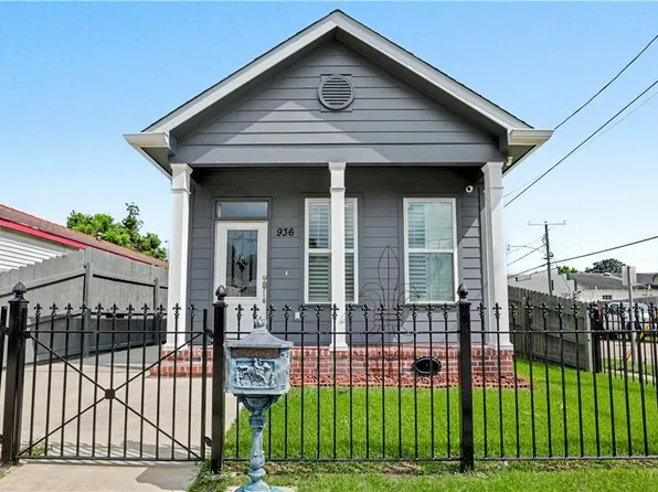 936 6th St, Gretna, LA 70053