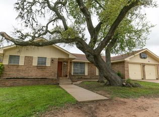 1305 Buchanan Dr, Burnet, TX 78611