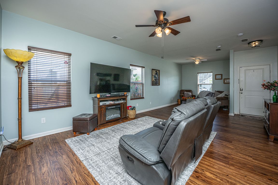 next background image