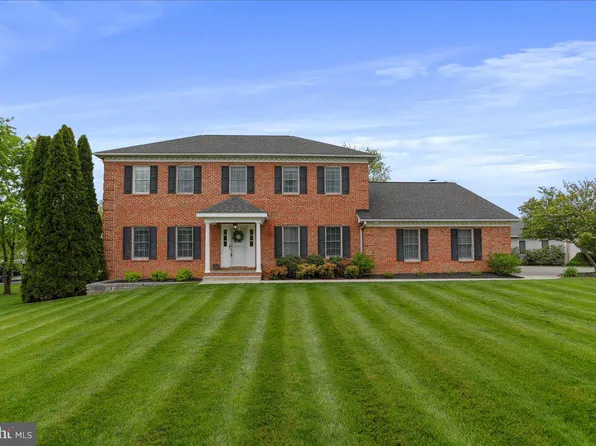 732 Turnberry Dr, Charles Town, WV 25414