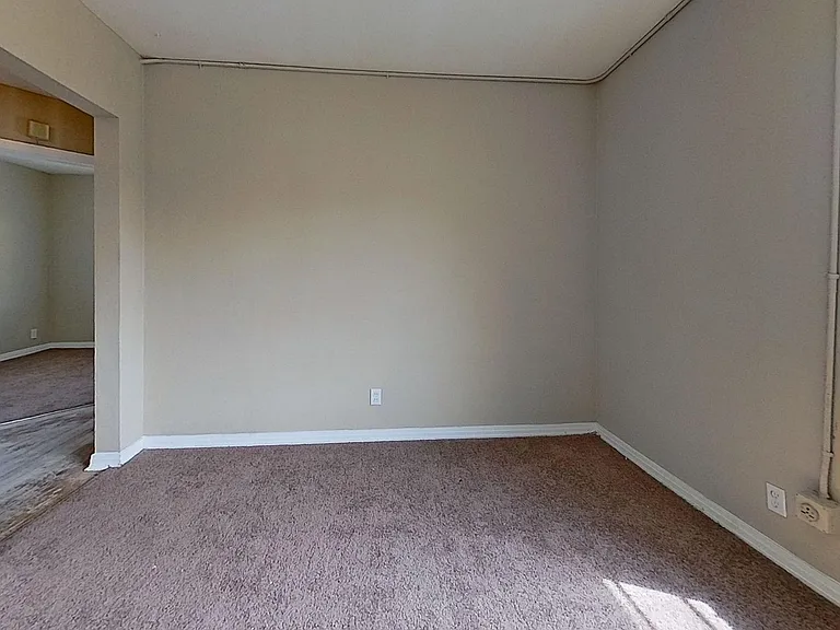 1235 W 5th St — Photo 15