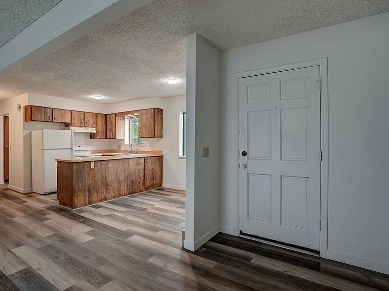 843 Sunset Ave #A — Photo 4