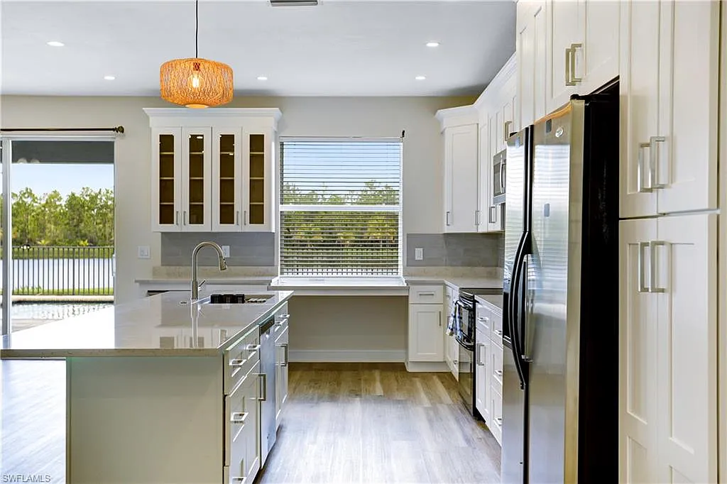 5 bed, 3.0 bath, 2857 sqft, $3,750 — Photo 3