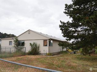 21943 Nucoulee Blvd, Grand Coulee, WA 99133