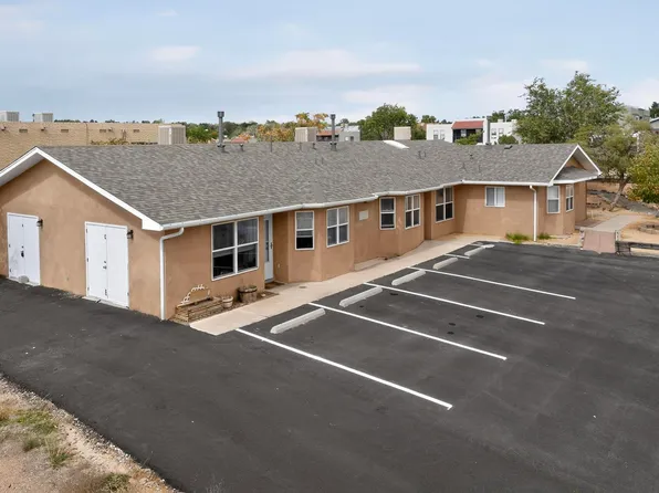 300 Geraldine Loop SE, Rio Rancho, NM 87124