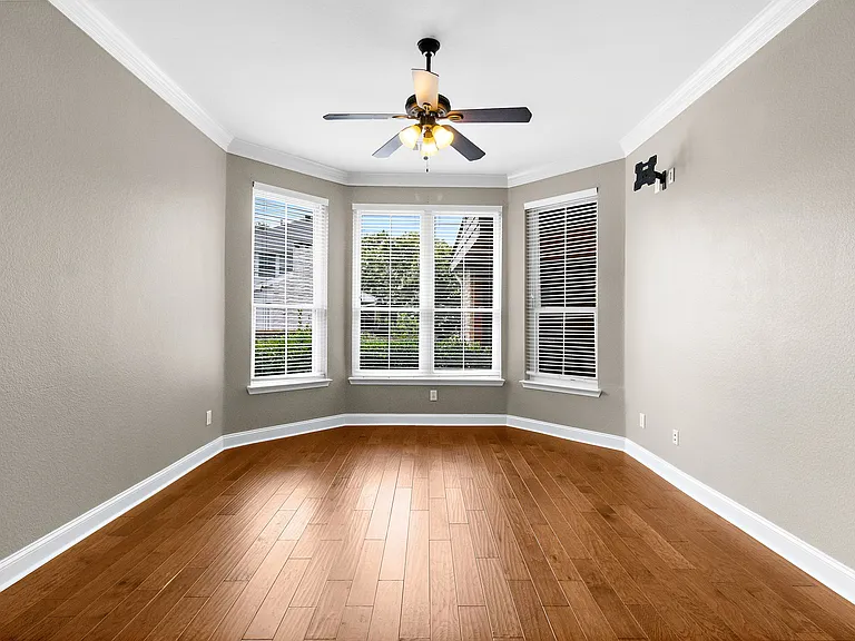 202 Stone Hollow Ct — Photo 22