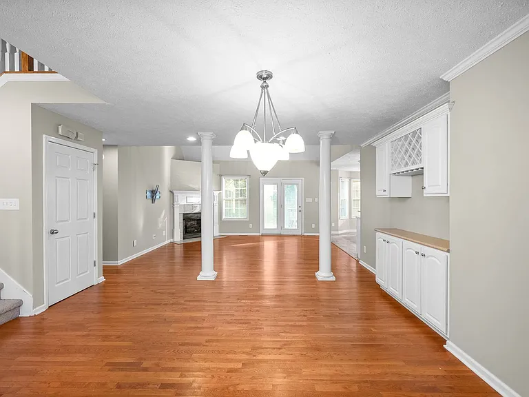 3487 Hickory Glen Dr — Photo 7