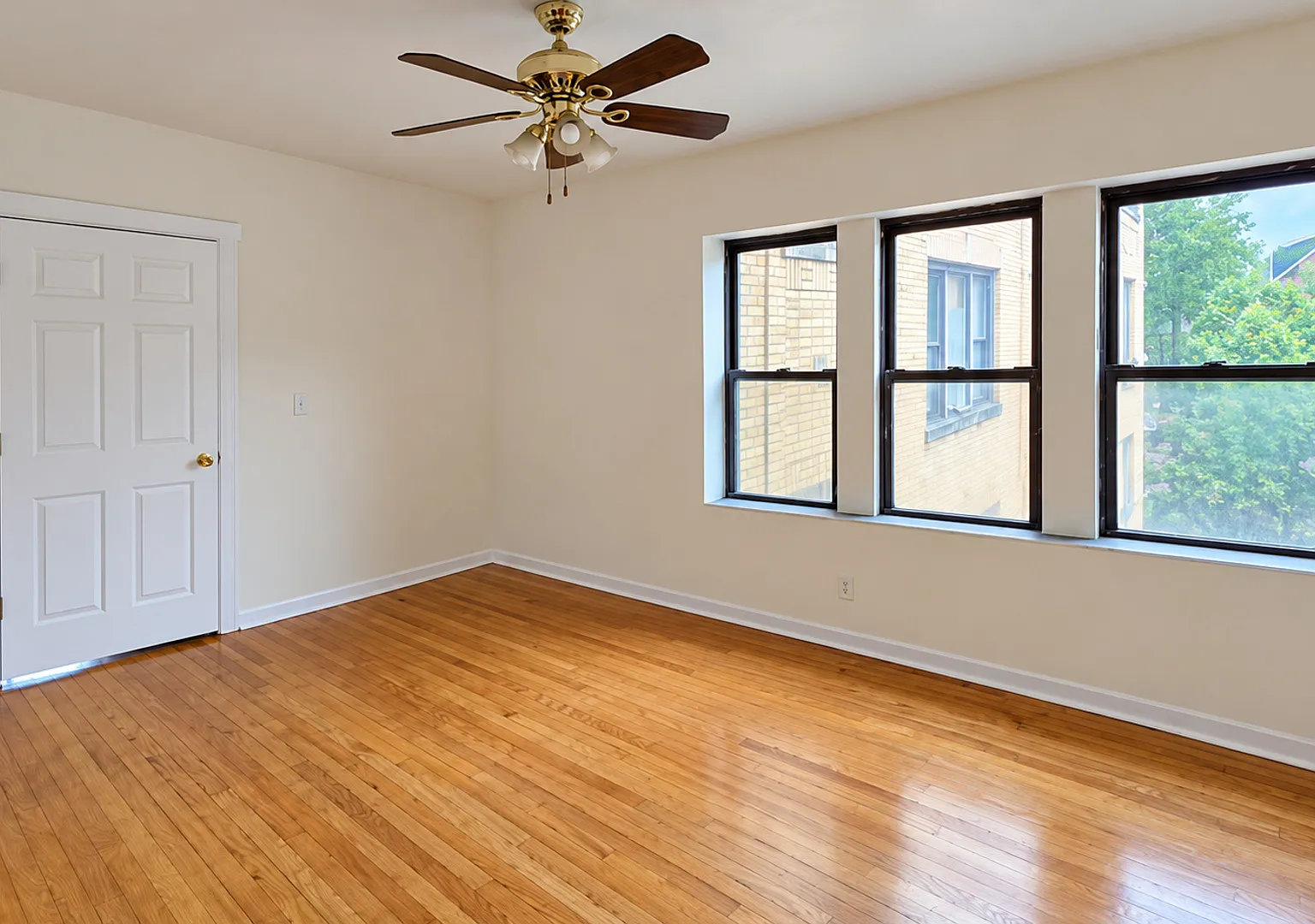 2 bed, 800 sqft, $1,600 — Photo 3