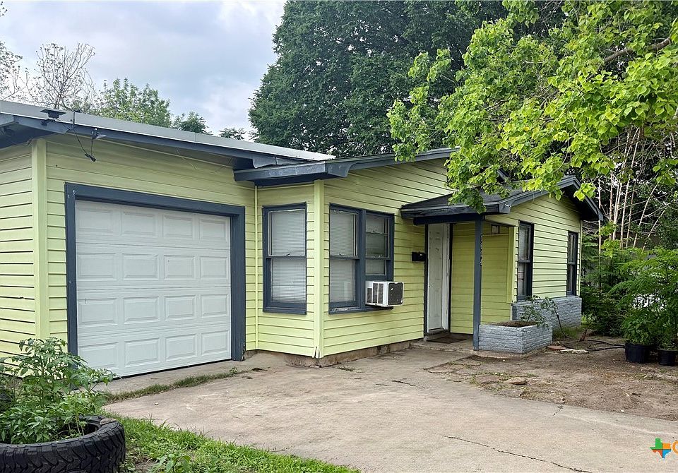 1st image of 1604 E Mistletoe Ave