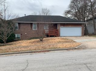 2584 W Village Ter, Springfield, MO 65810