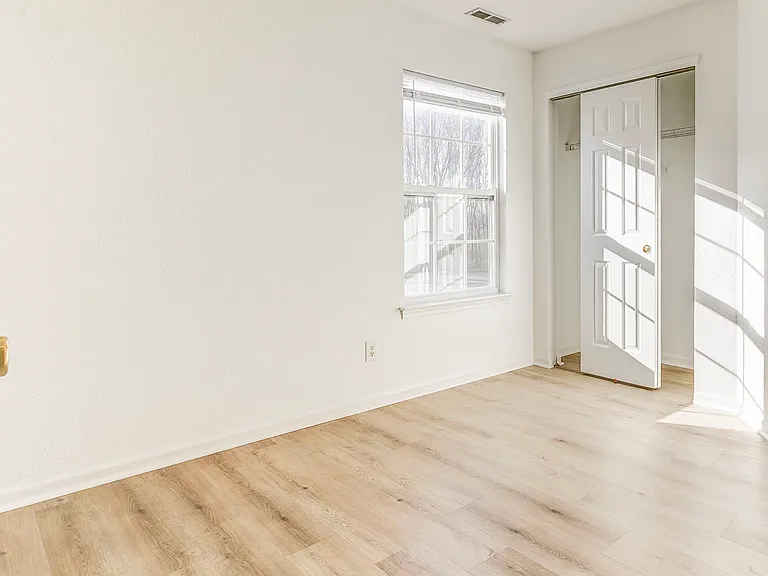 348 Atherton Dr — Photo 22