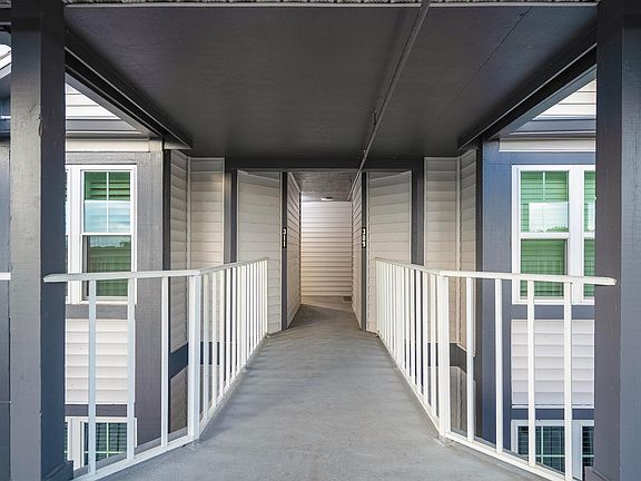 5th image of 110 Ocean Hollow Ln APT 311