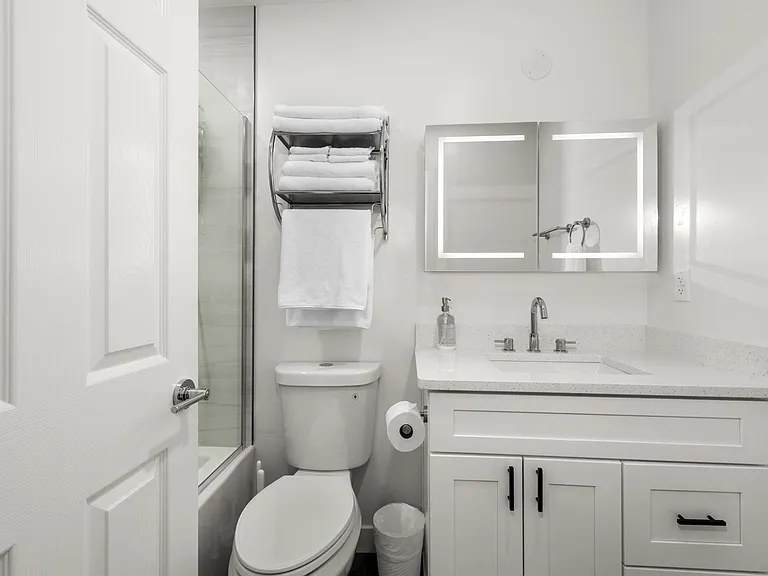 1242 E Pierce St #1 — Photo 16