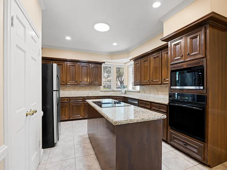 12119 Auburn Hills Dr — Photo 13