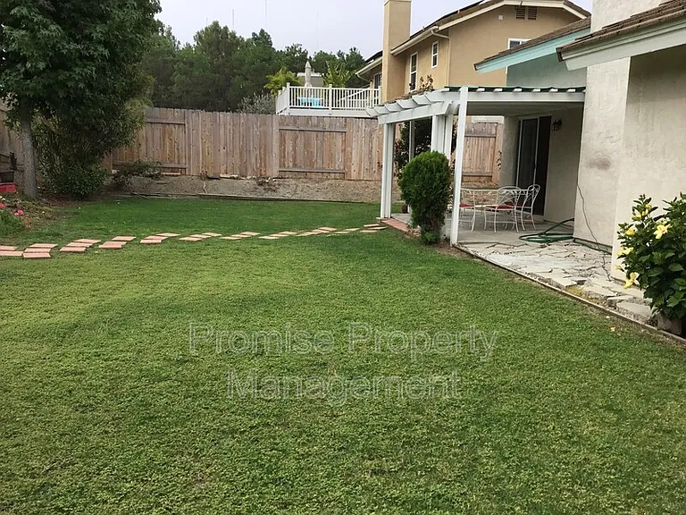 5247 Hubbert St — Photo 17