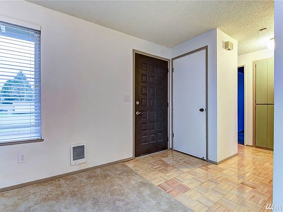 3rd image of 4516 132nd Pl NE
