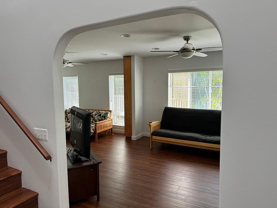 1st image of 554A1 N Kalaheo Ave