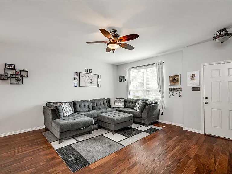 12221 Buzz Schneider Ln — Photo 3