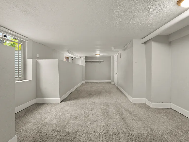 202 N Hooker St — Photo 24