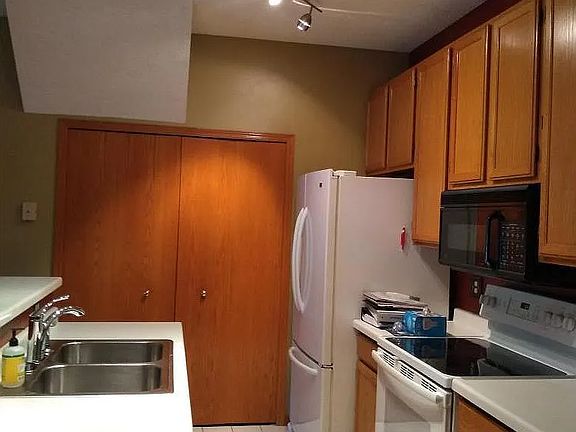 4th image of 14182 Plymouth Ave S