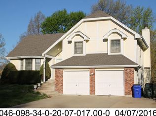 213 S Brittany Dr #213, Olathe, KS 66061