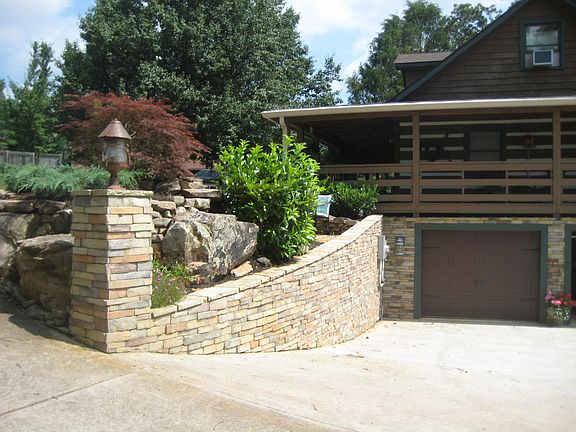 3rd image of 152 River Ford Dr