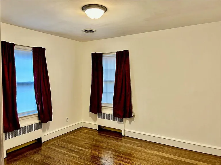 2 Locust Ave — Photo 12