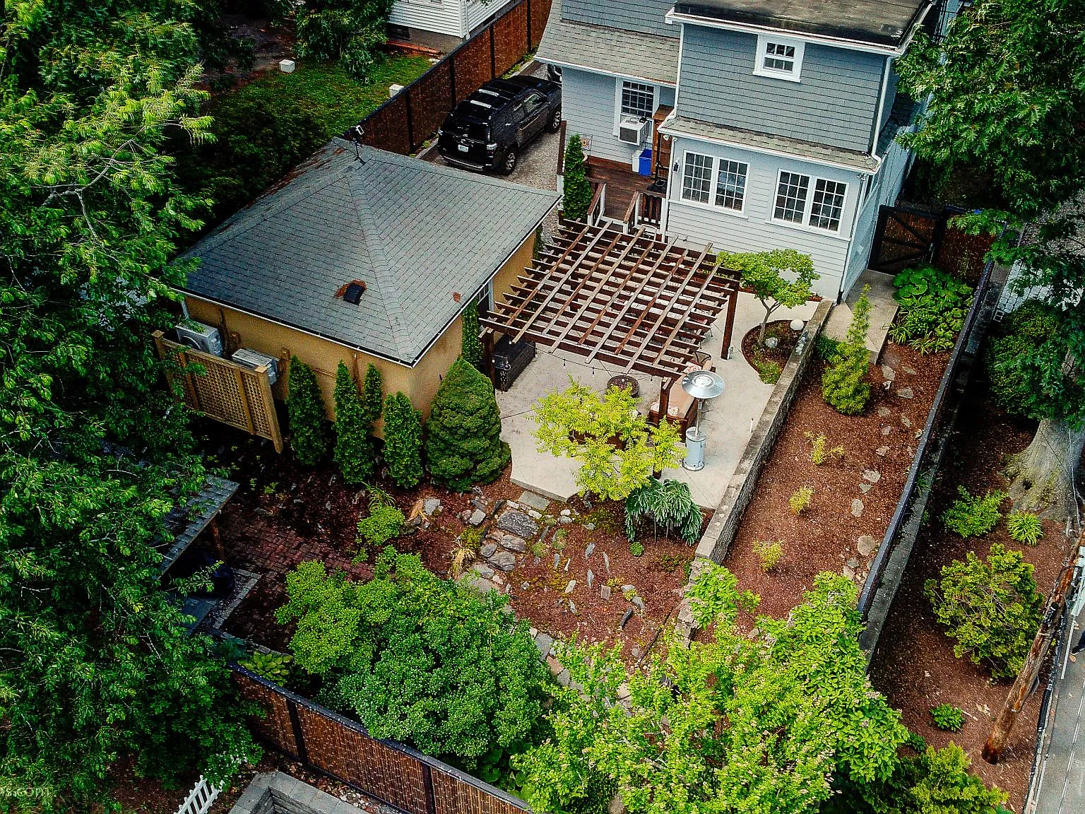 281 Waterman St — Photo 2