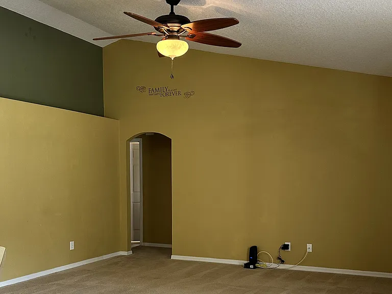 1129 Colonial Ave SE — Photo 4
